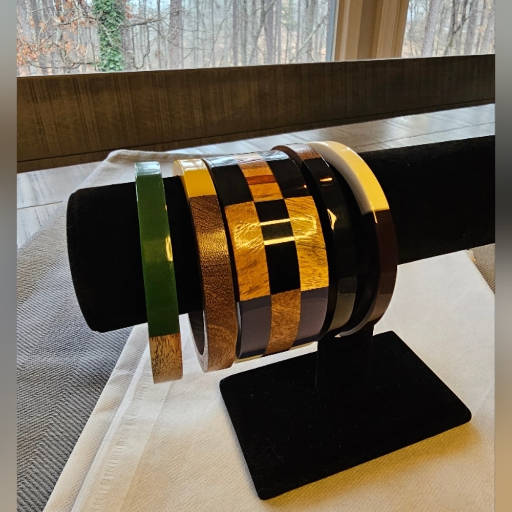 Sassy Jones Chic Multi-Color Bangle Set
